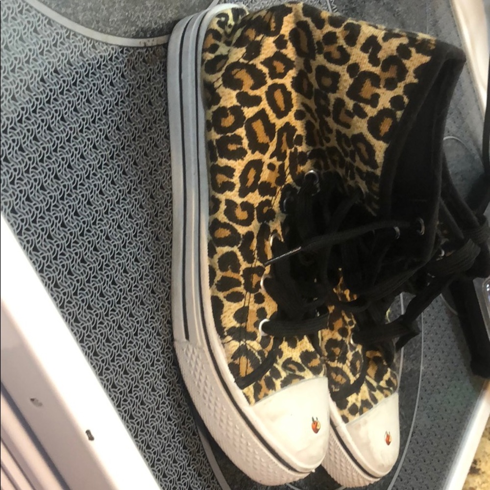 Leopard print high tops canvas